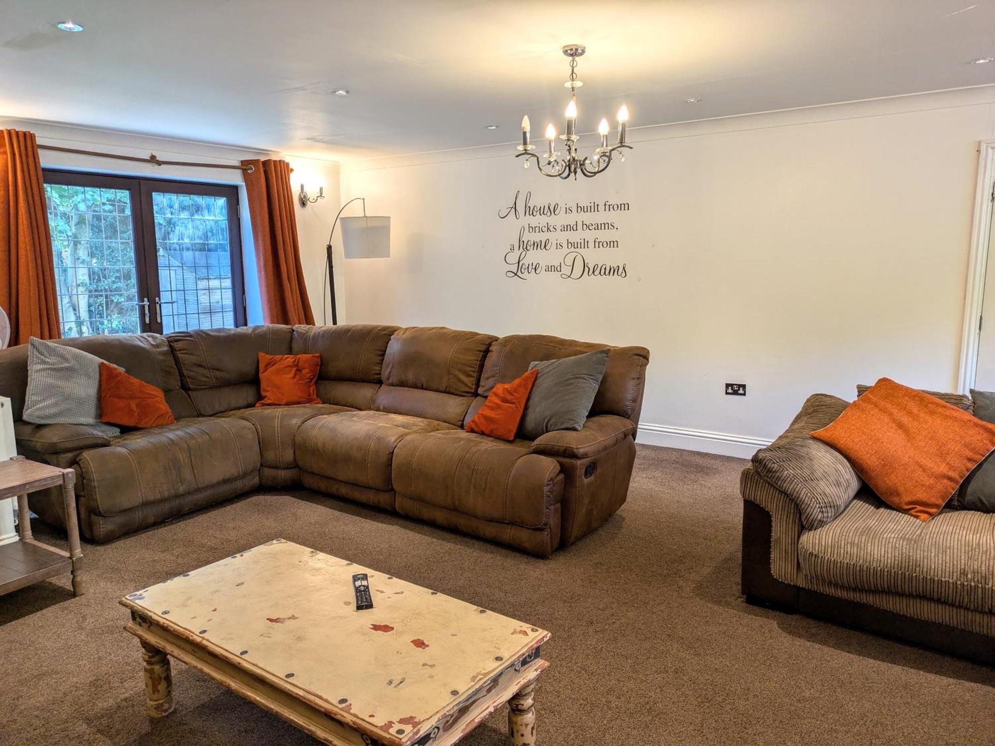 Spacious Home For Large Families And Contractors Wolverhampton Exterior photo
